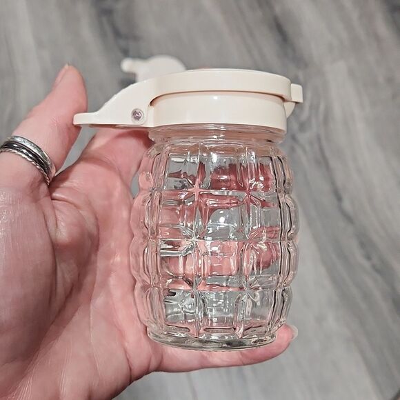 Set Of 2 VINTAGE Clear Decanters - Picture 7 of 8